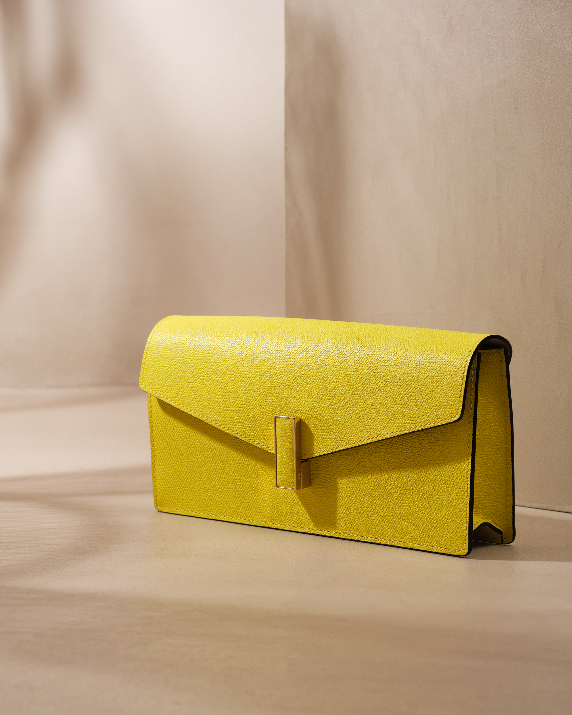 Valextra Fall 2022 Fashion Show 