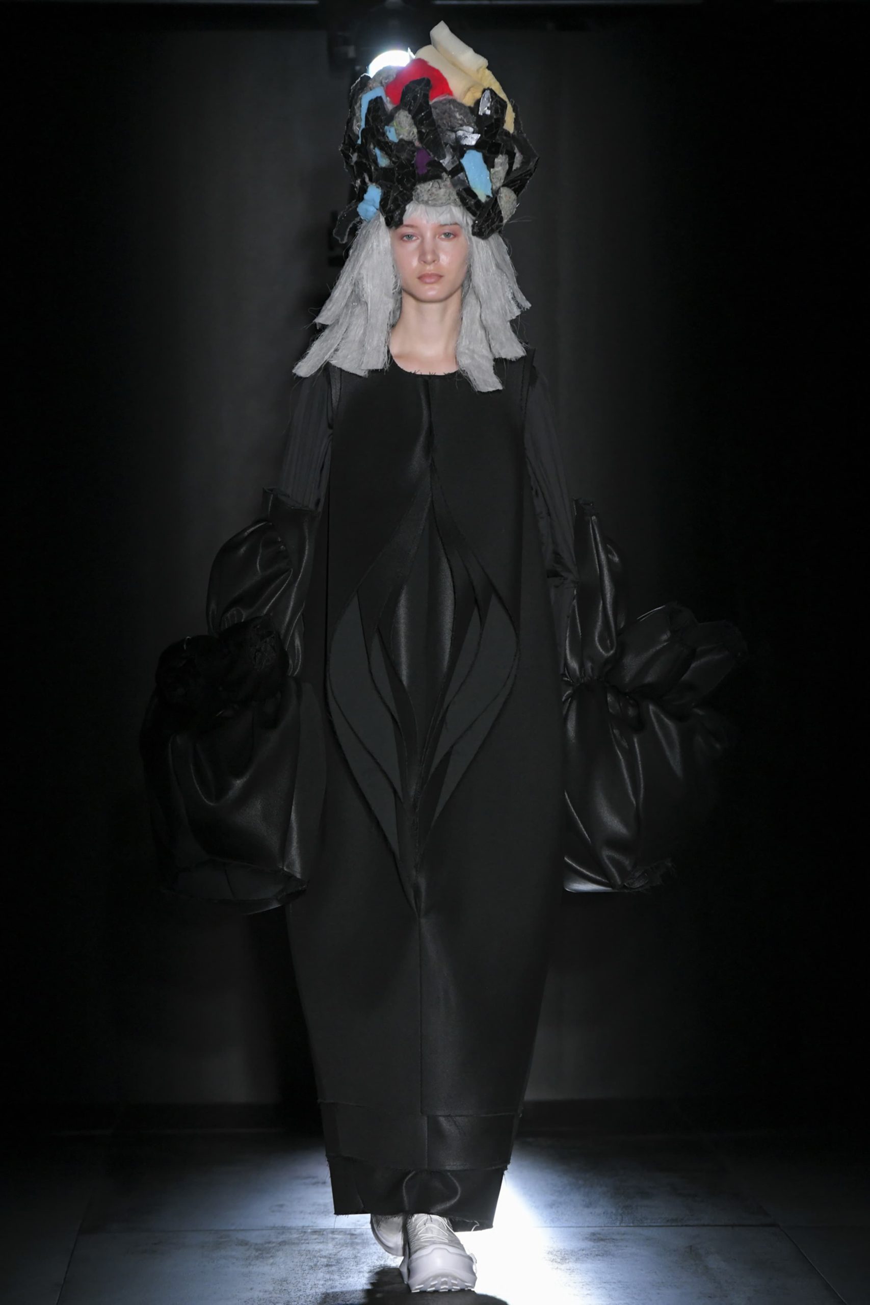 Comme Des Garçons Fall 2022 Fashion Show | The Impression