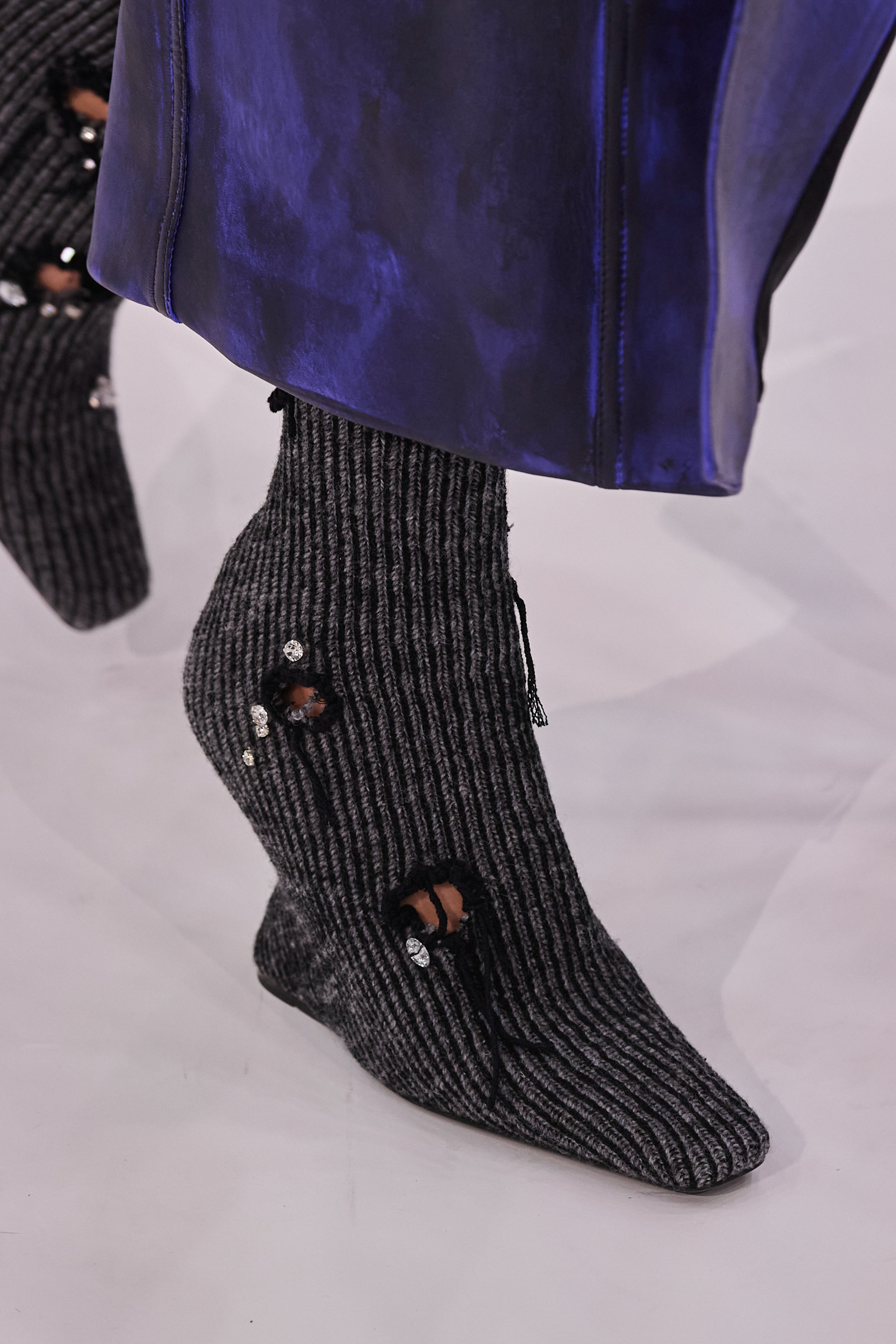 Acne Studios Fall 2022 Fashion Show Details Fashion Show