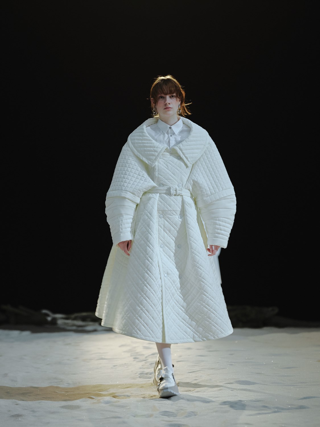 Anrealage Fall 2022 Fashion Show