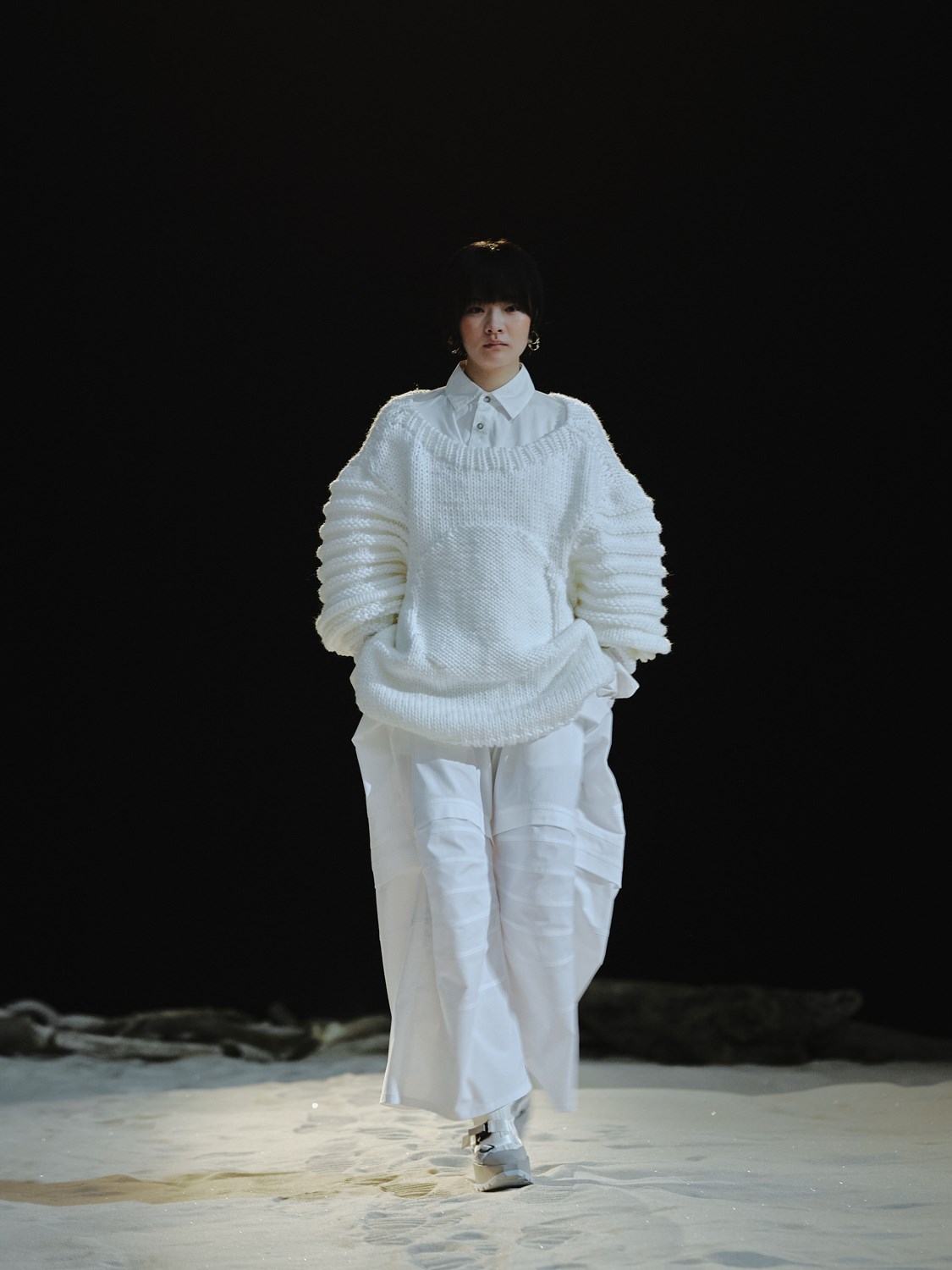 Anrealage Fall 2022 Fashion Show