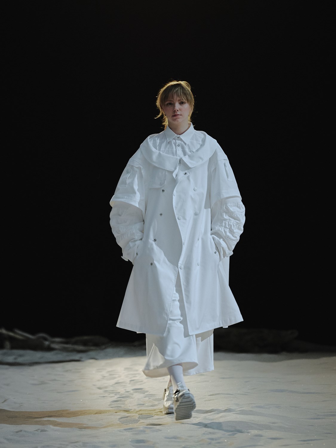 Anrealage Fall 2022 Fashion Show