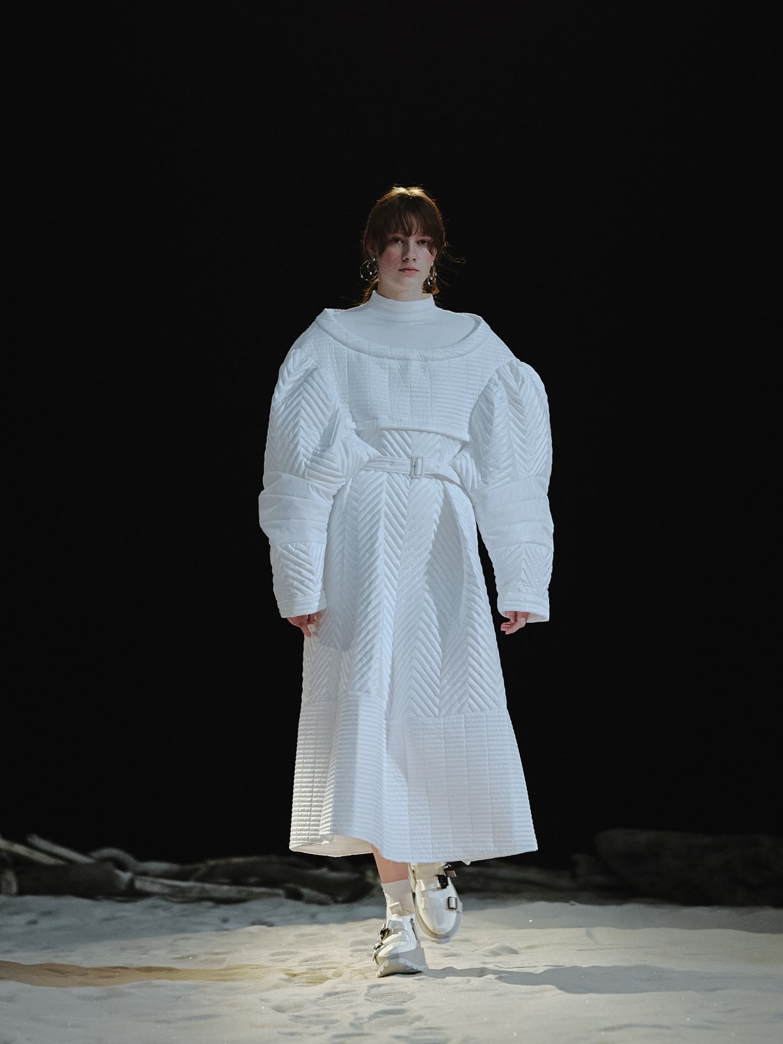 Anrealage Fall 2022 Fashion Show