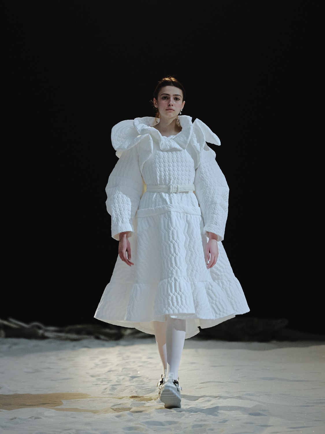 Anrealage Fall 2022 Fashion Show