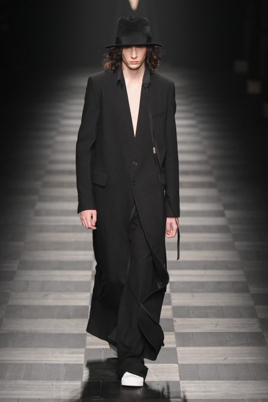 Ann Demeulemeester Fall 2022 Fashion Show