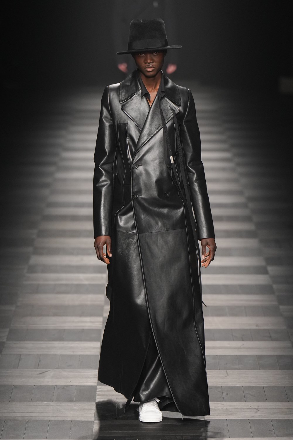 Ann Demeulemeester Fall 2022 Fashion Show