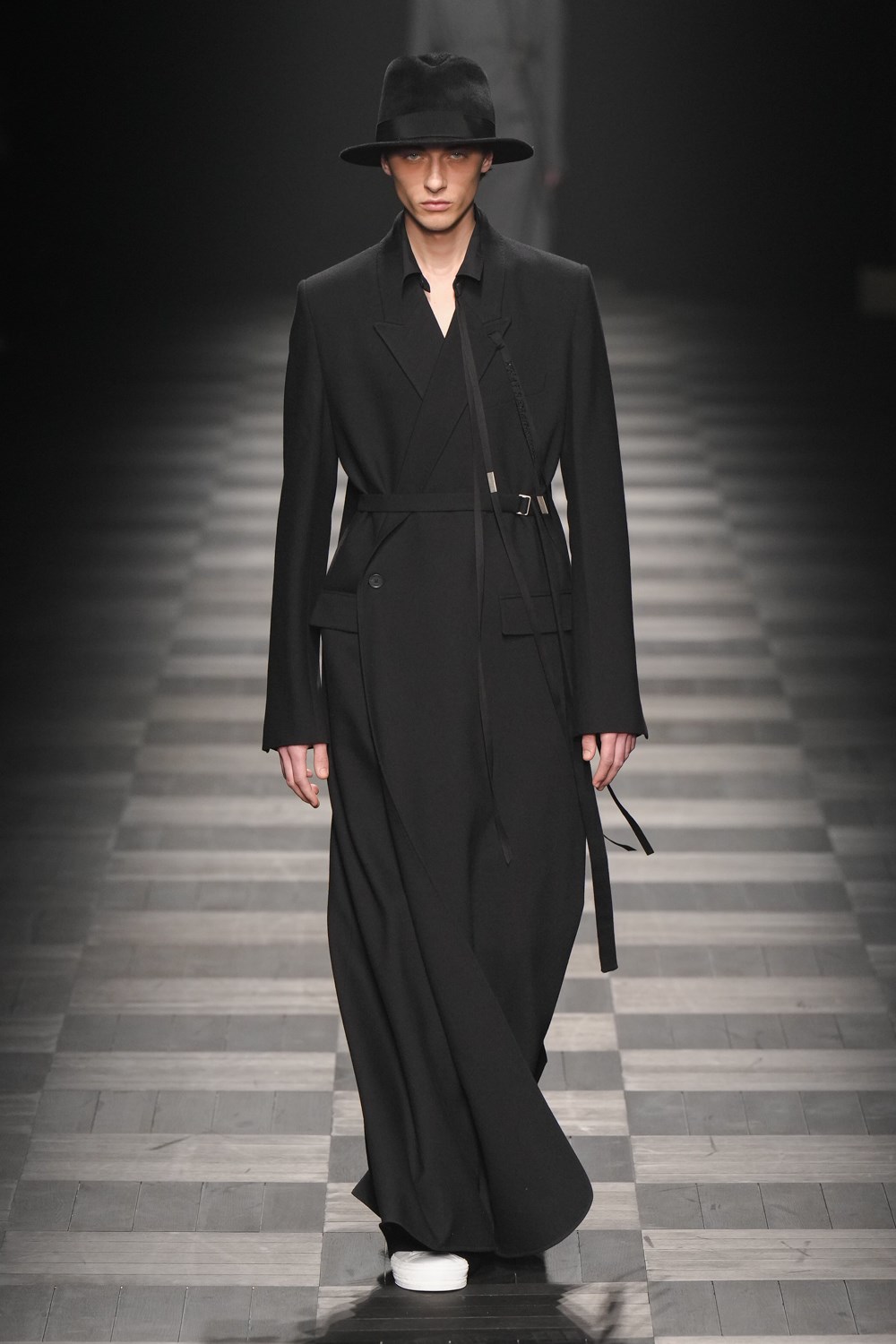 Ann Demeulemeester Fall 2022 Fashion Show | The Impression