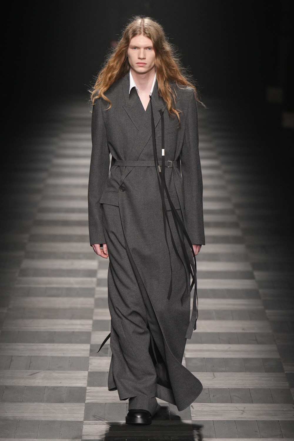 Ann Demeulemeester Fall 2022 Fashion Show | The Impression