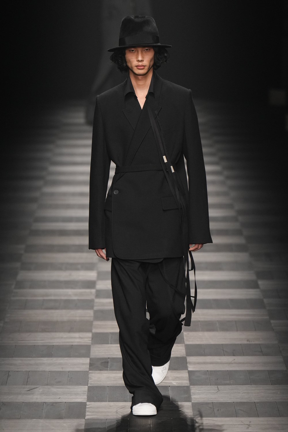 Ann Demeulemeester Fall 2022 Fashion Show