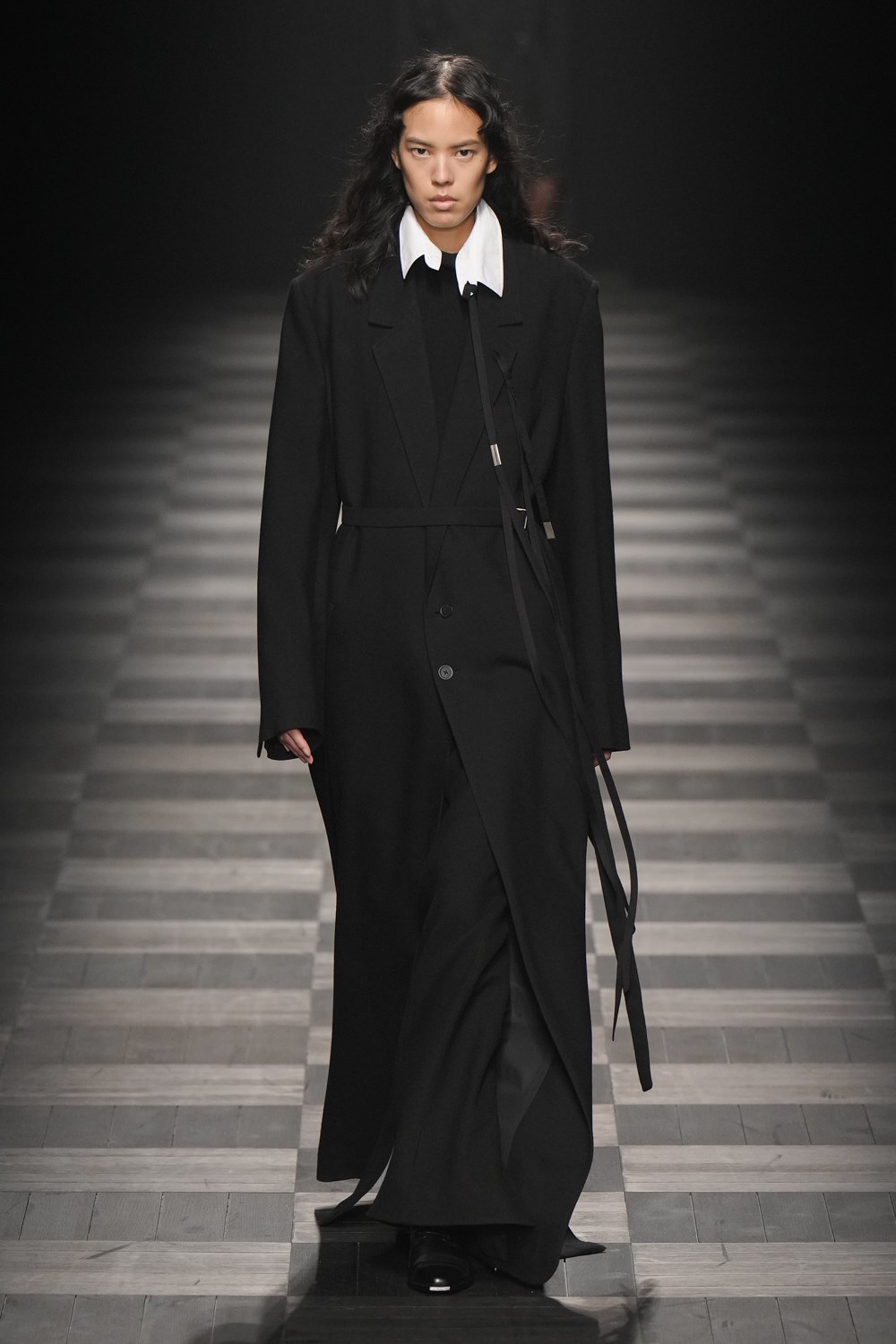 Ann Demeulemeester Fall 2022 Fashion Show