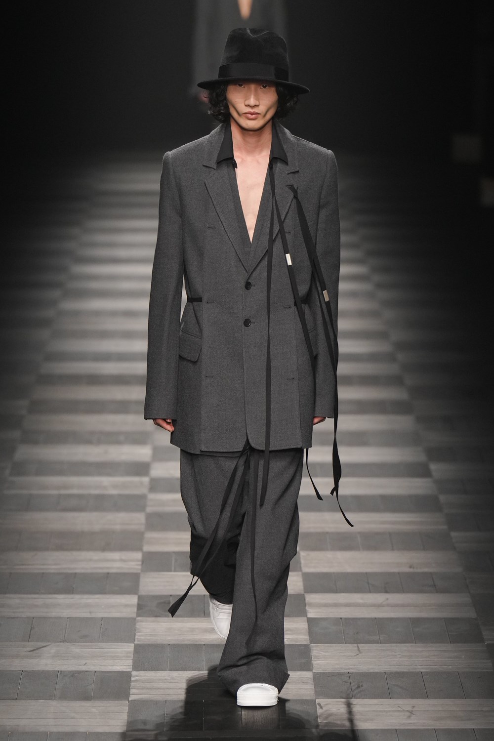 Ann Demeulemeester Fall 2022 Fashion Show