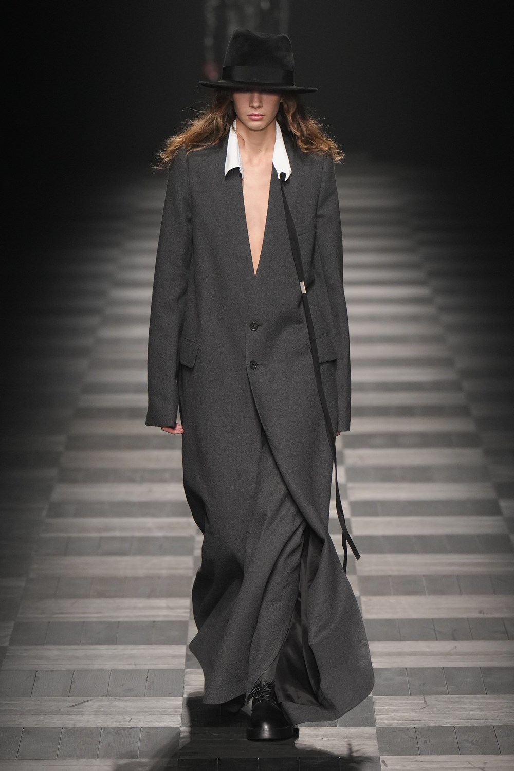 Ann Demeulemeester Fall 2022 Fashion Show