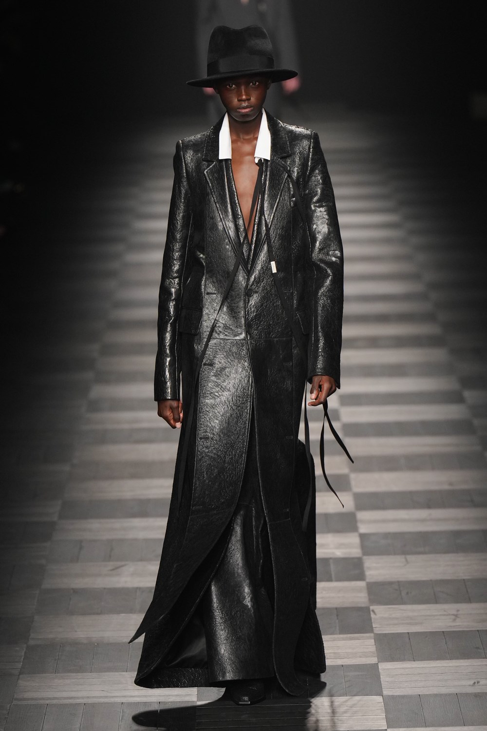 Ann Demeulemeester Fall 2022 Fashion Show