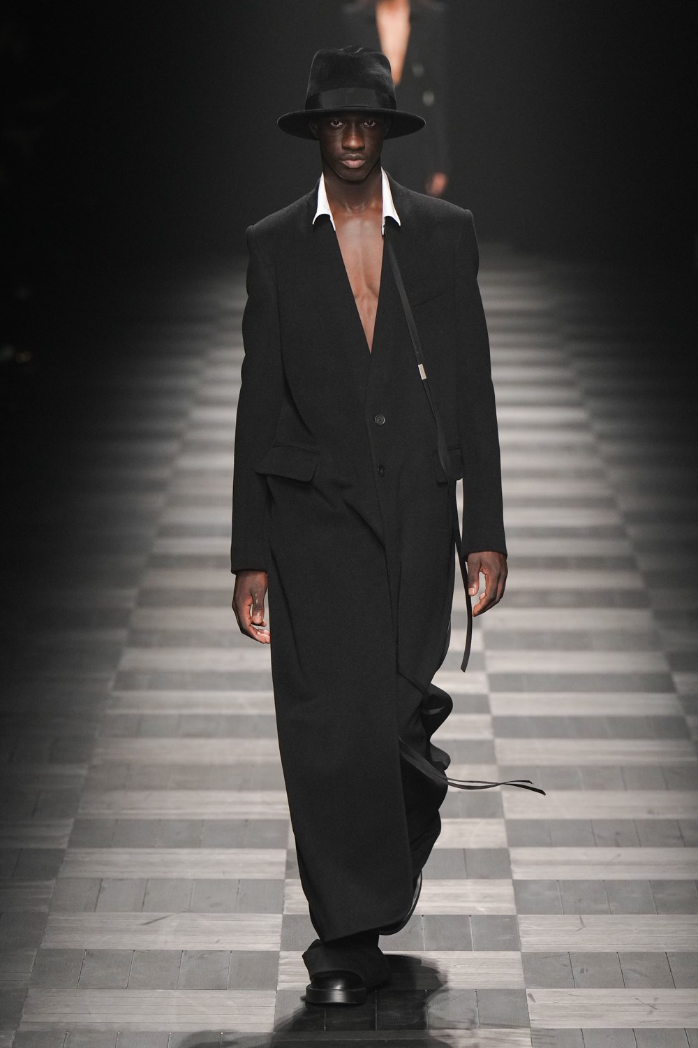 Ann Demeulemeester Fall 2022 Fashion Show