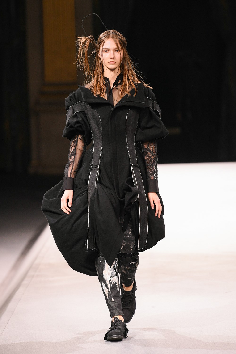 Yohji Yamamoto Fall 2022 Fashion Show