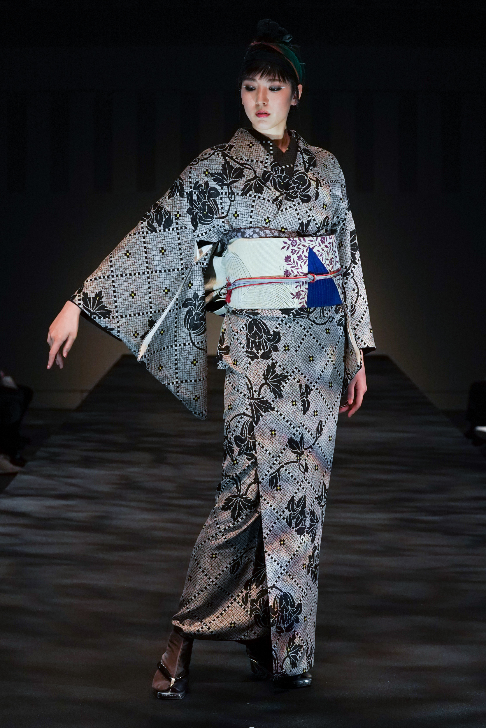 Jotaro Saito Fall 2022 Fashion Show | The Impression