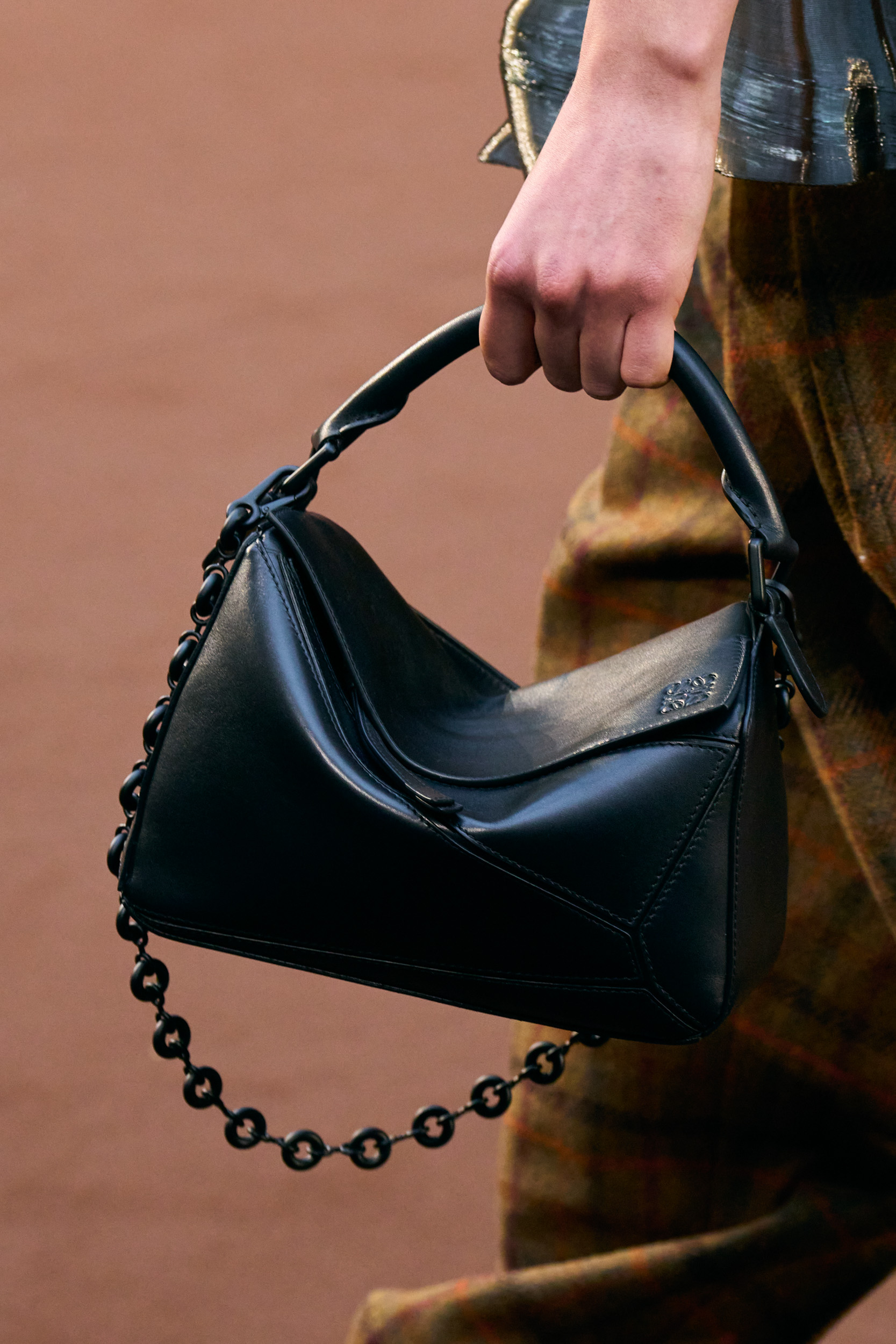 Loewe Fall 2022 Fashion Show Details Fashion Show