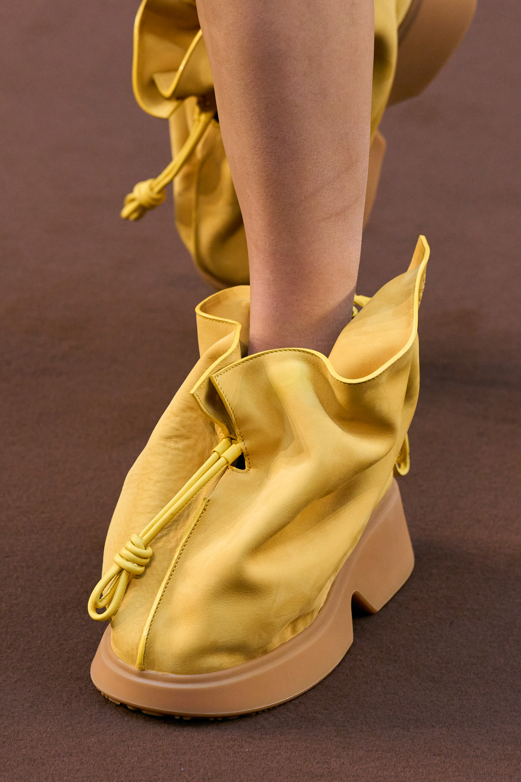 Loewe Fall 2022 Fashion Show Details Fashion Show