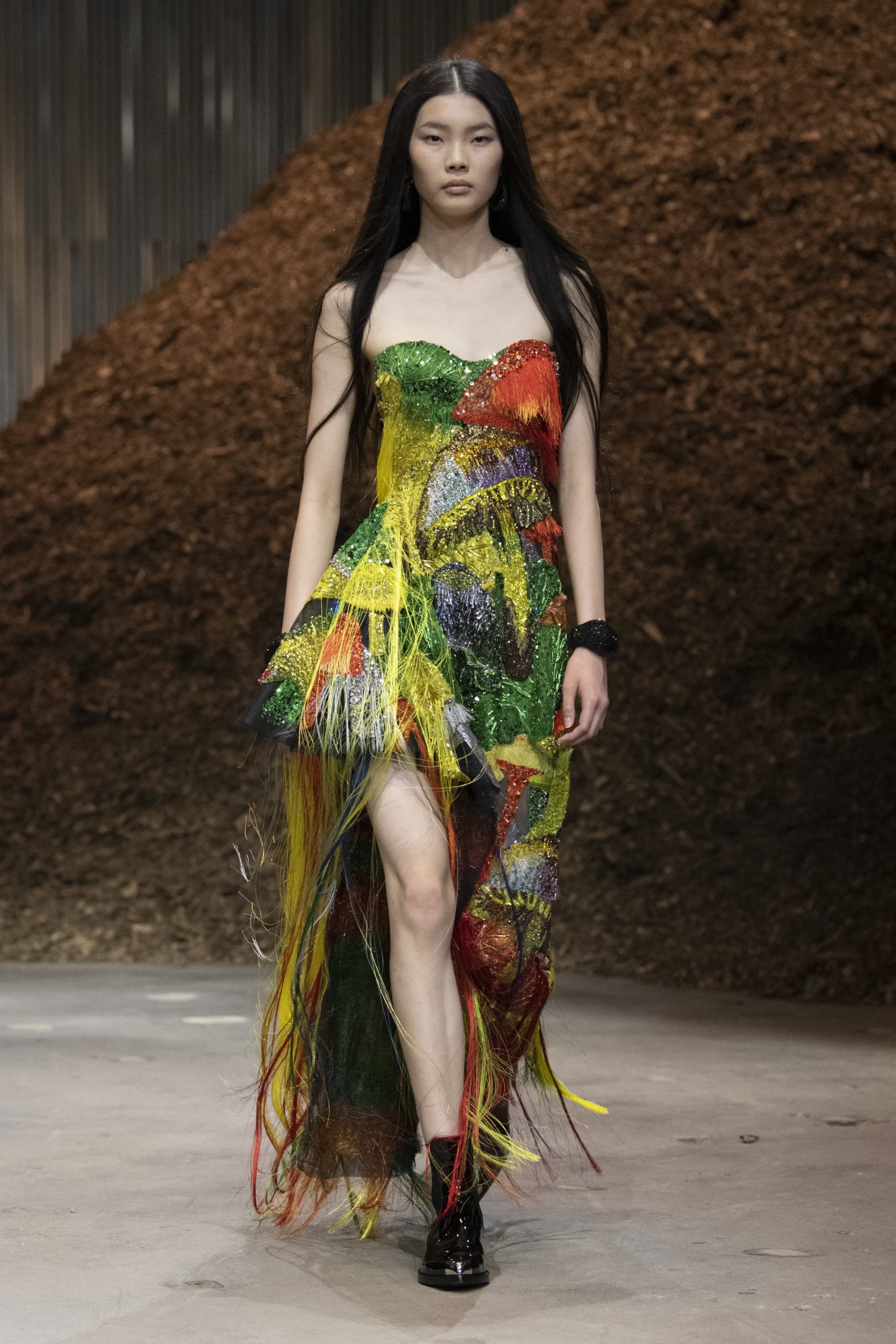 Alexander McQueen Fall 2022 Runway Show