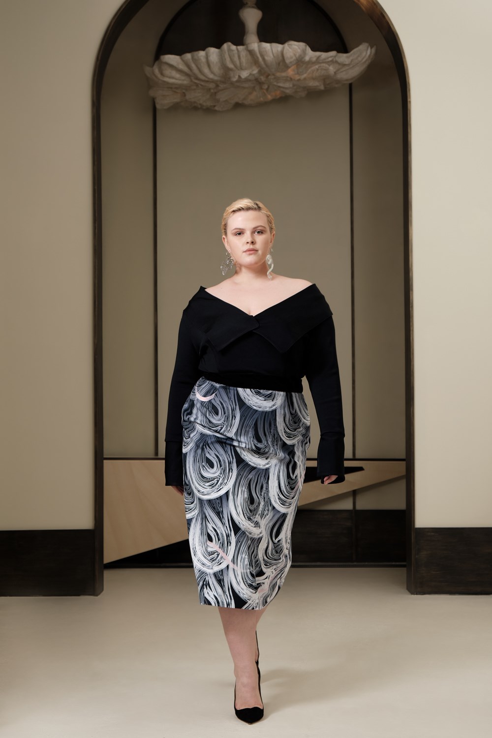 Valentin Yudashkin Fall 2022 Fashion Show