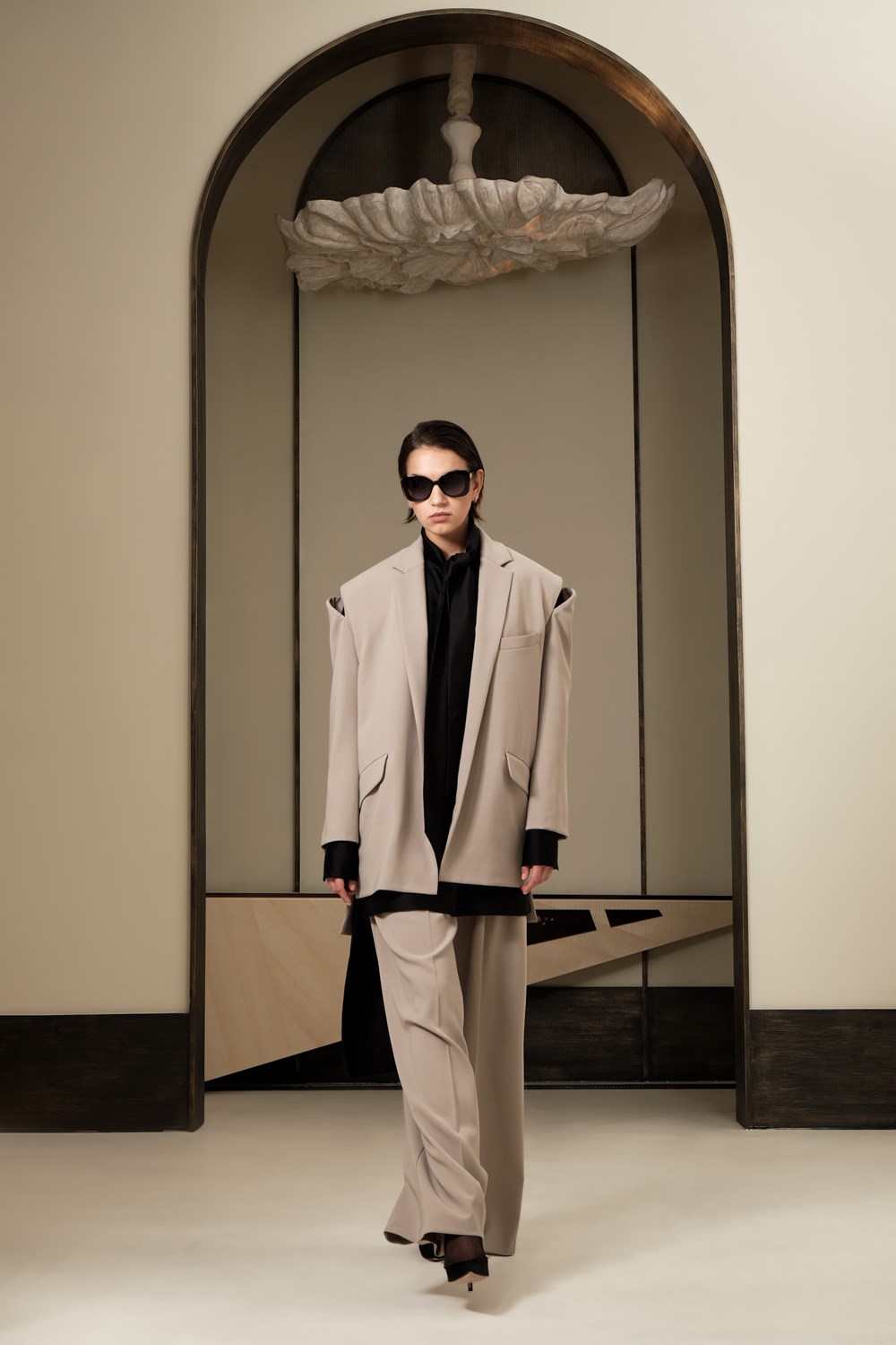 Valentin Yudashkin Fall 2022 Fashion Show