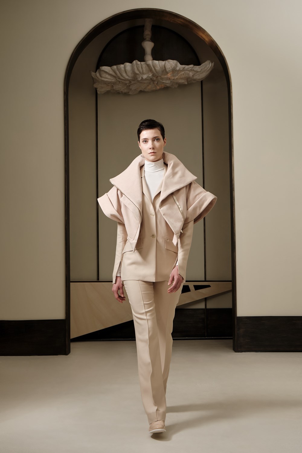 Valentin Yudashkin Fall 2022 Fashion Show