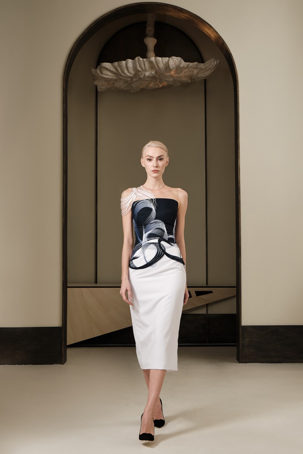 Valentin Yudashkin Fall 2022 Fashion Show