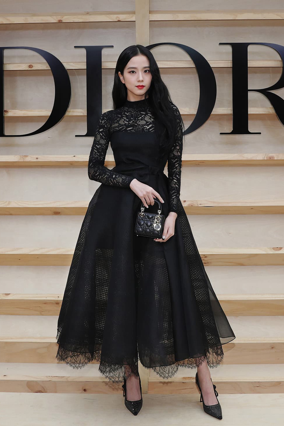 JISOO Dior Fall 2022 Fashion Show Celebrities