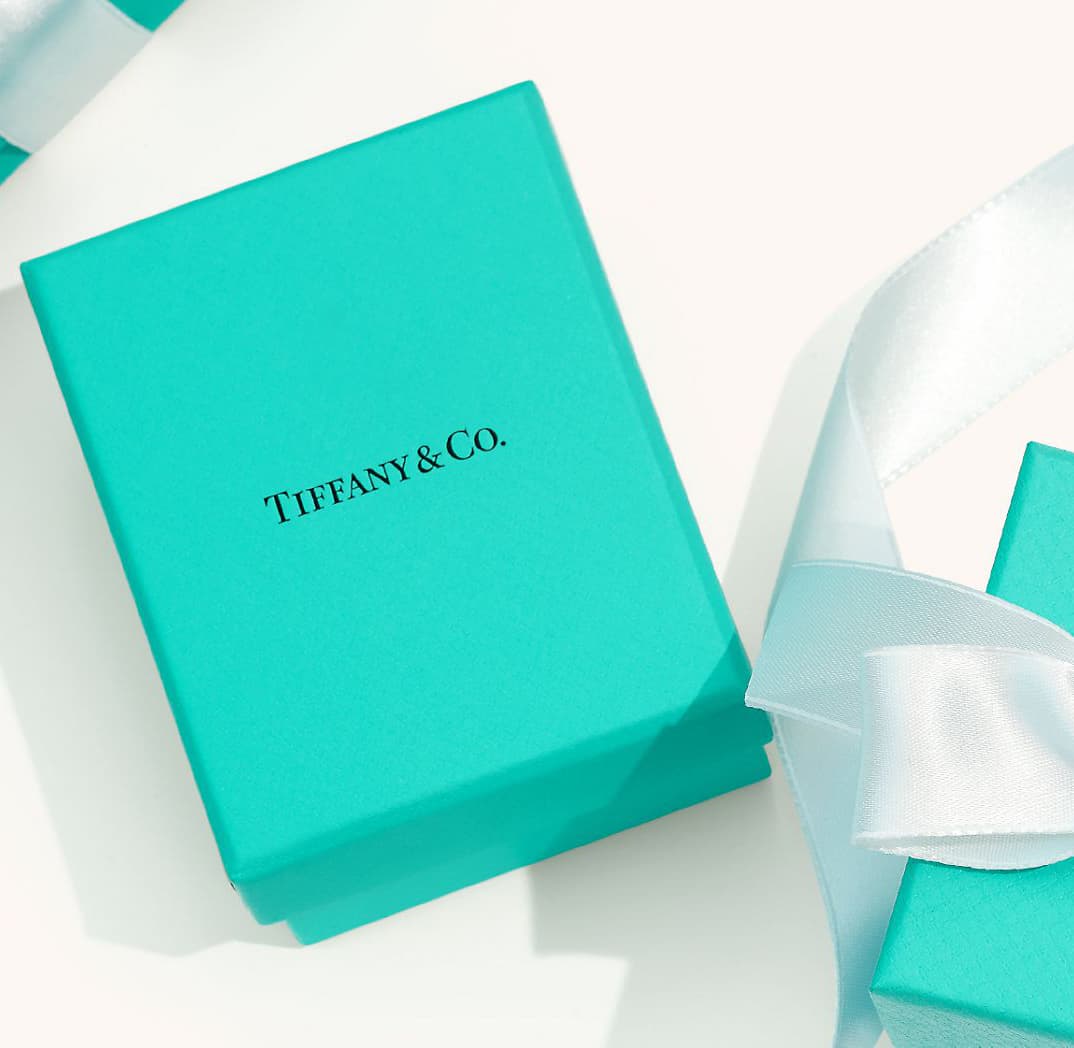 How Color Branding Is Helping Luxury Brands Grow