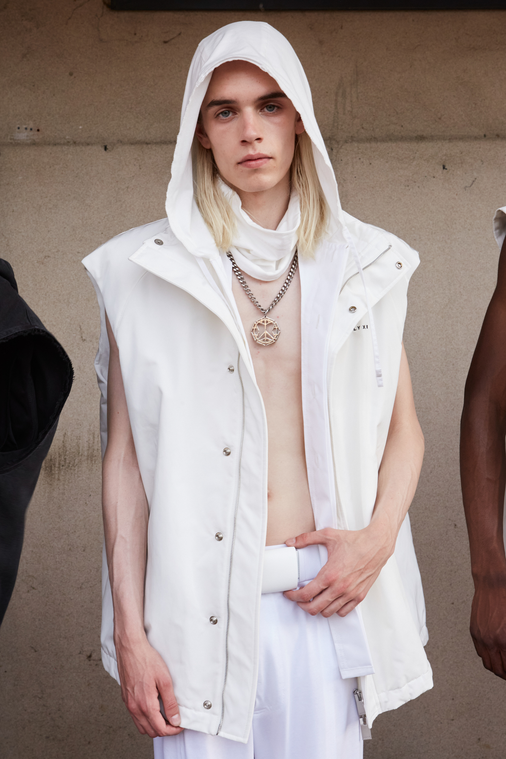 1017 Alyx 9sm Spring 2023 Men's Fashion Show Backstage Fashion Show