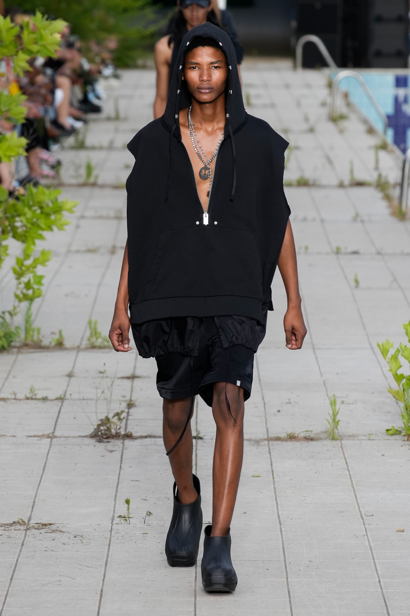 1017 Alyx 9sm Spring 2023 Men's Fashion Show 