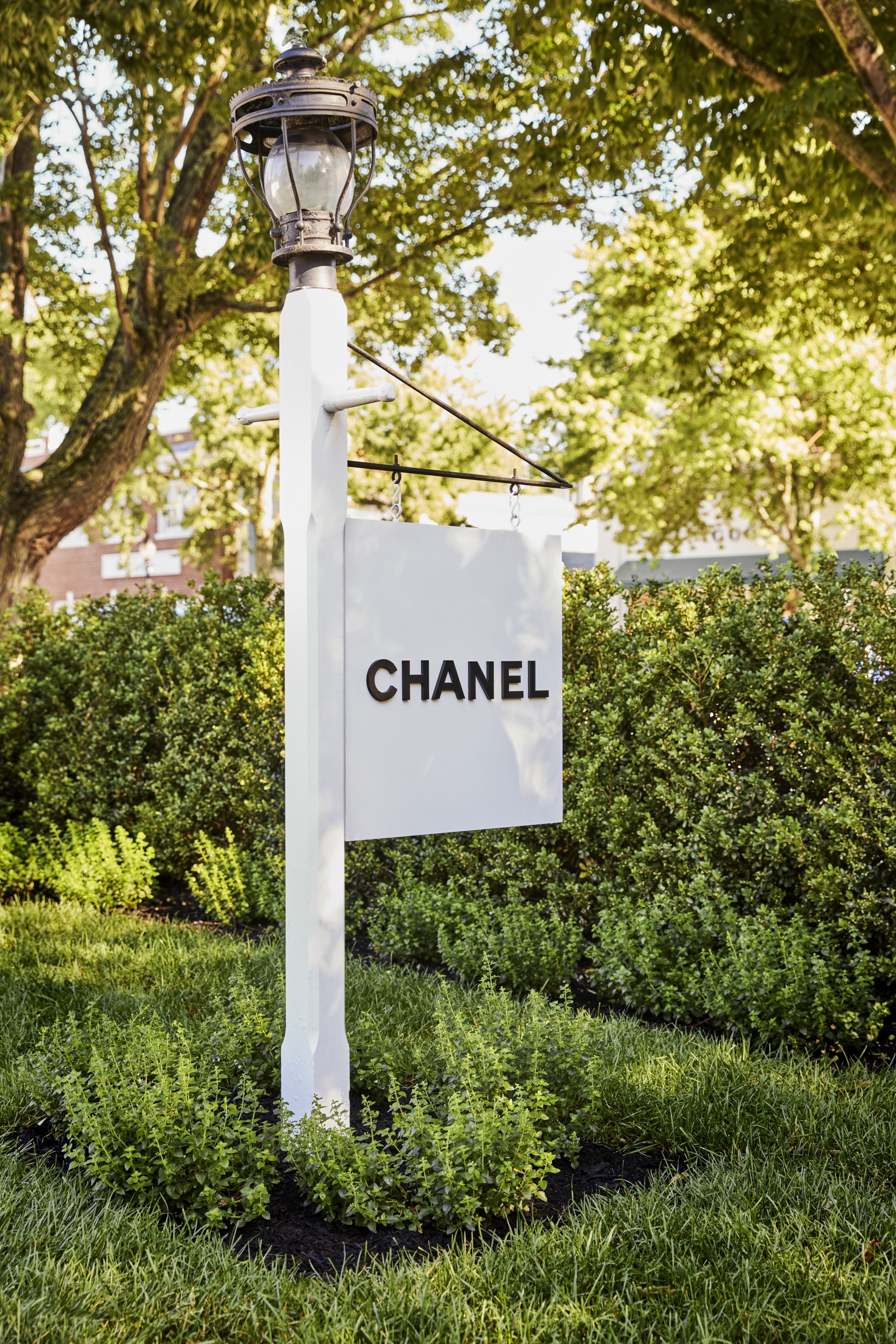 Chanel Expands Online Sales of Eyewear in Europe – WWD