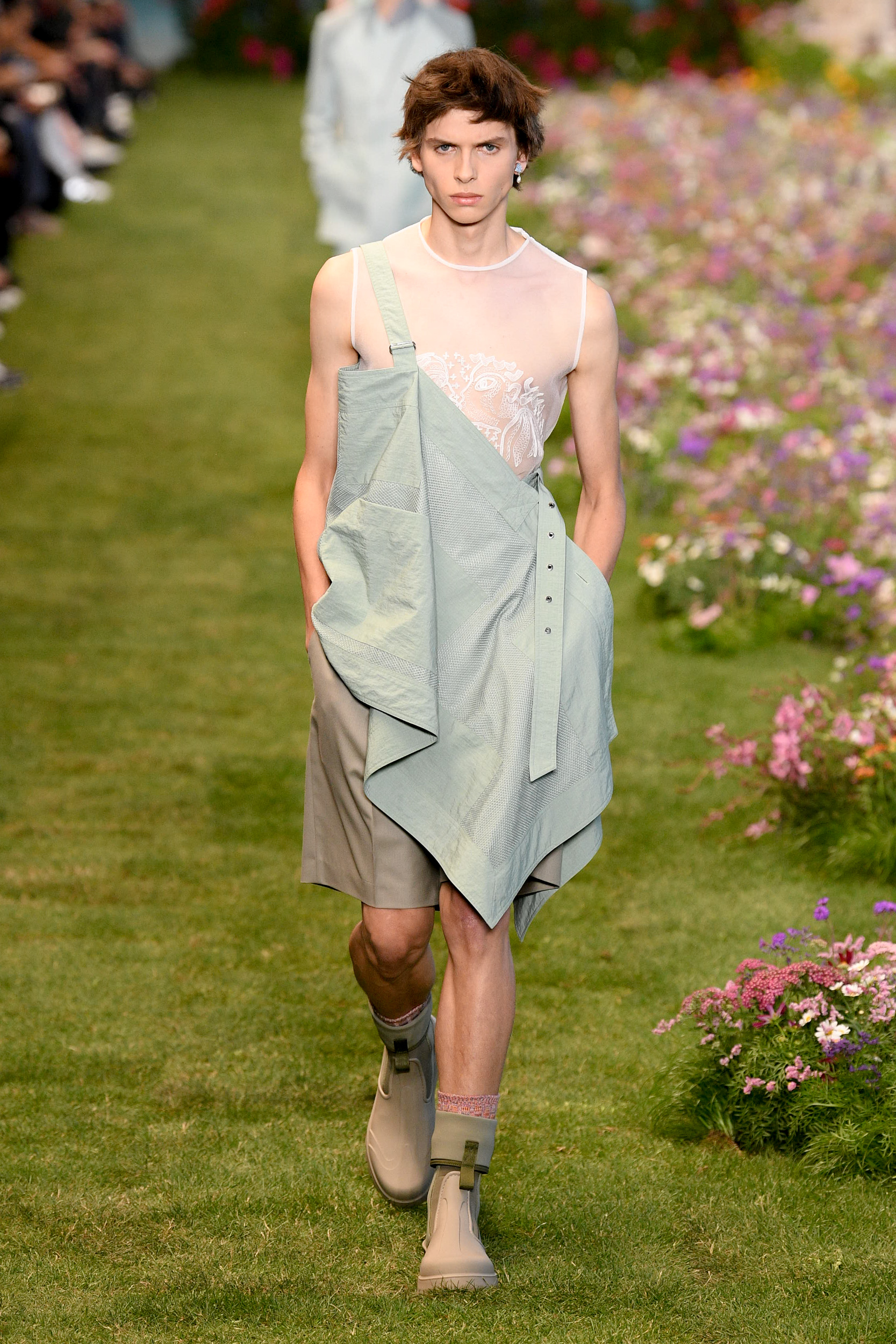 Dior takes baroquetheme to catwalk for Paris Fashion Week  Reuters