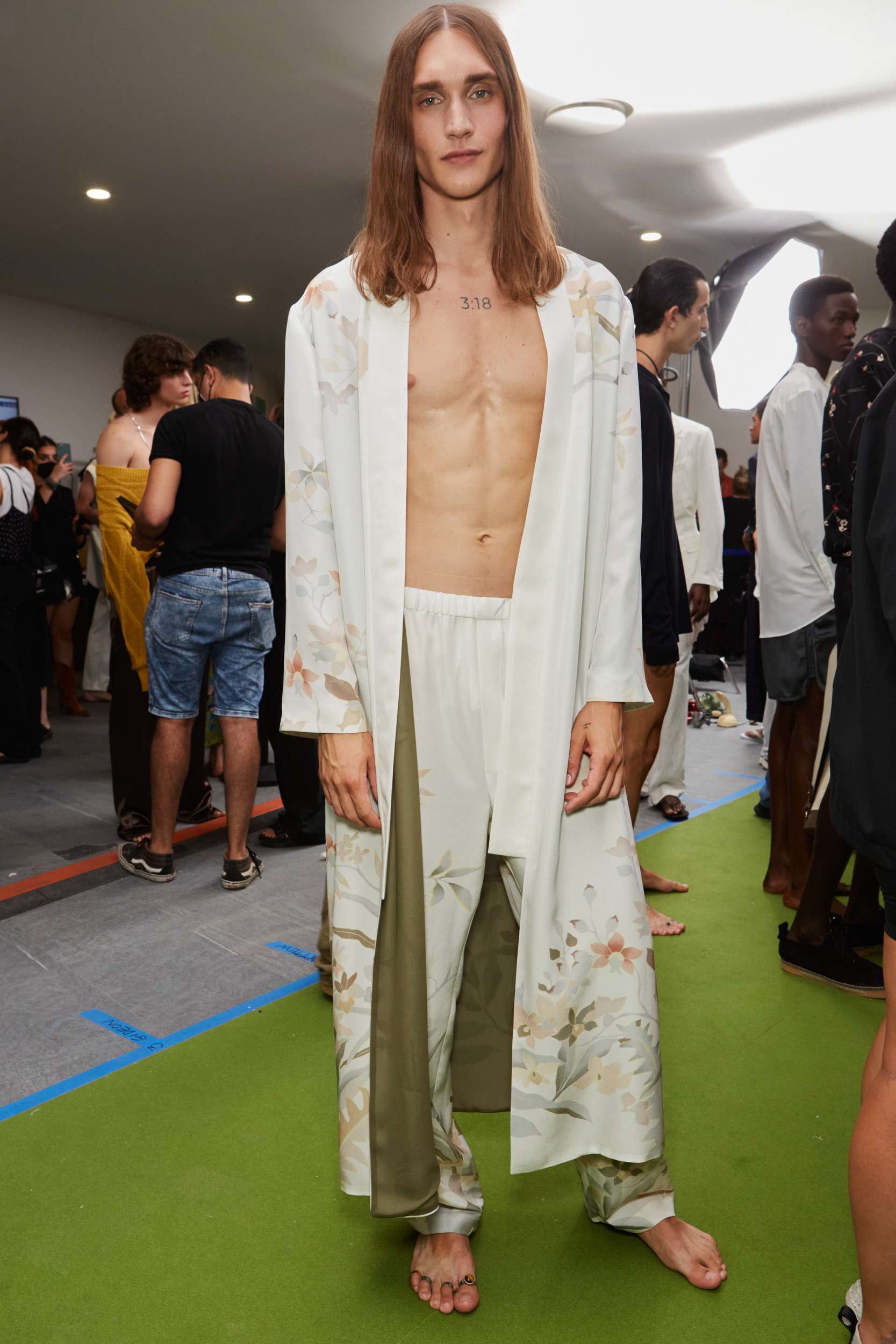 Etro Spring 2023 Men's Fashion Show Backstage Fashion Show