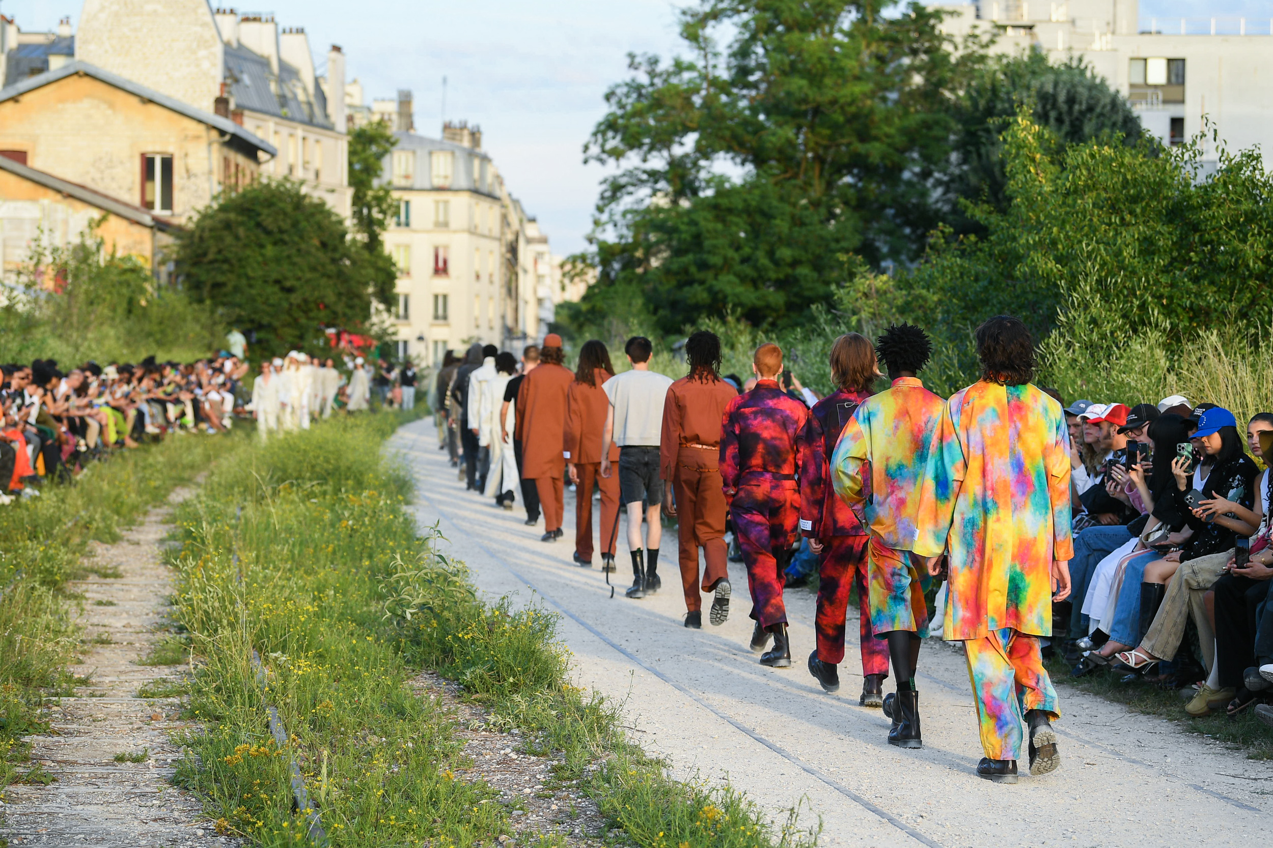 Etudes Spring 2023 Men's Fashion Show 