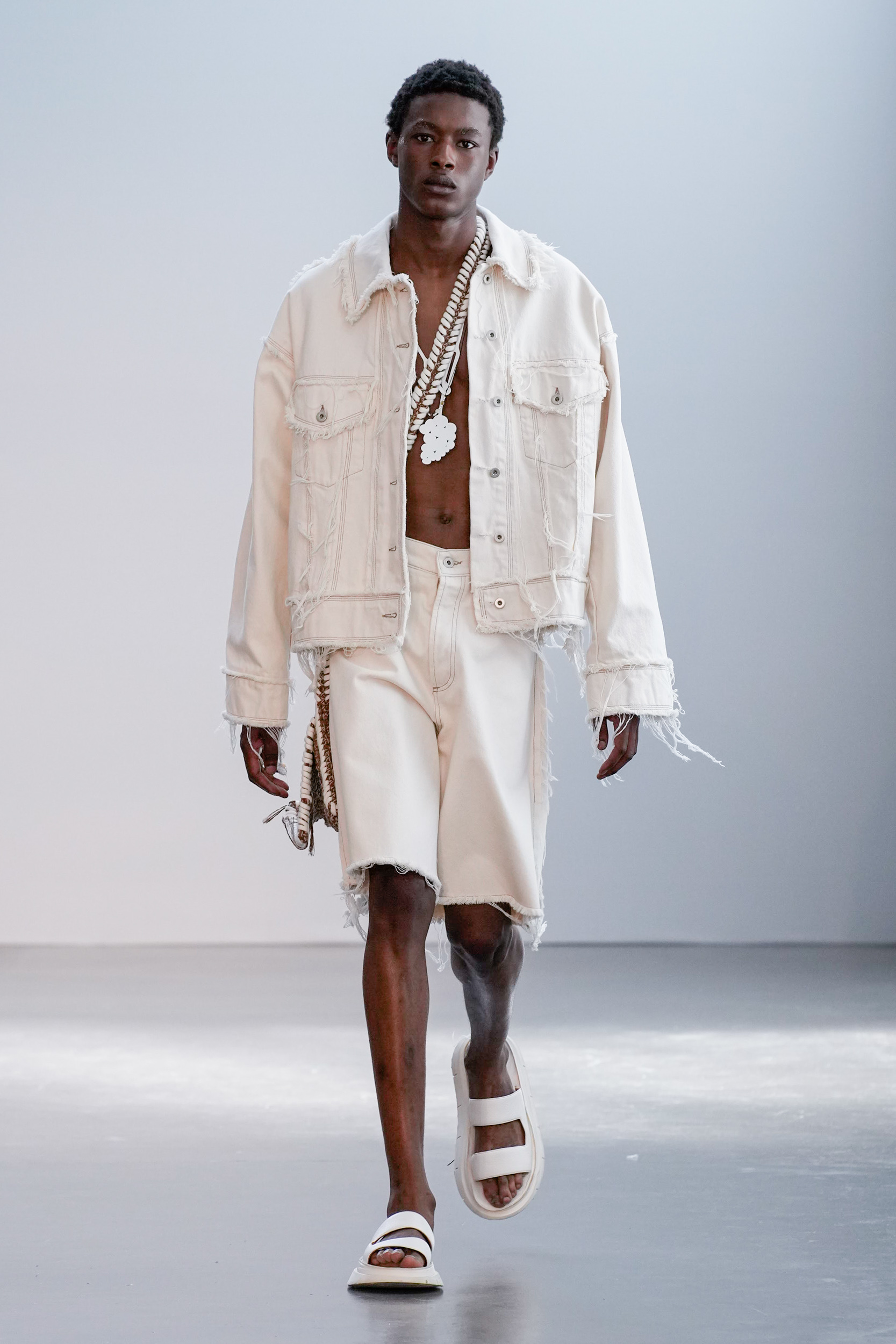 Federico Cina Spring 2023 Men's Fashion Show 