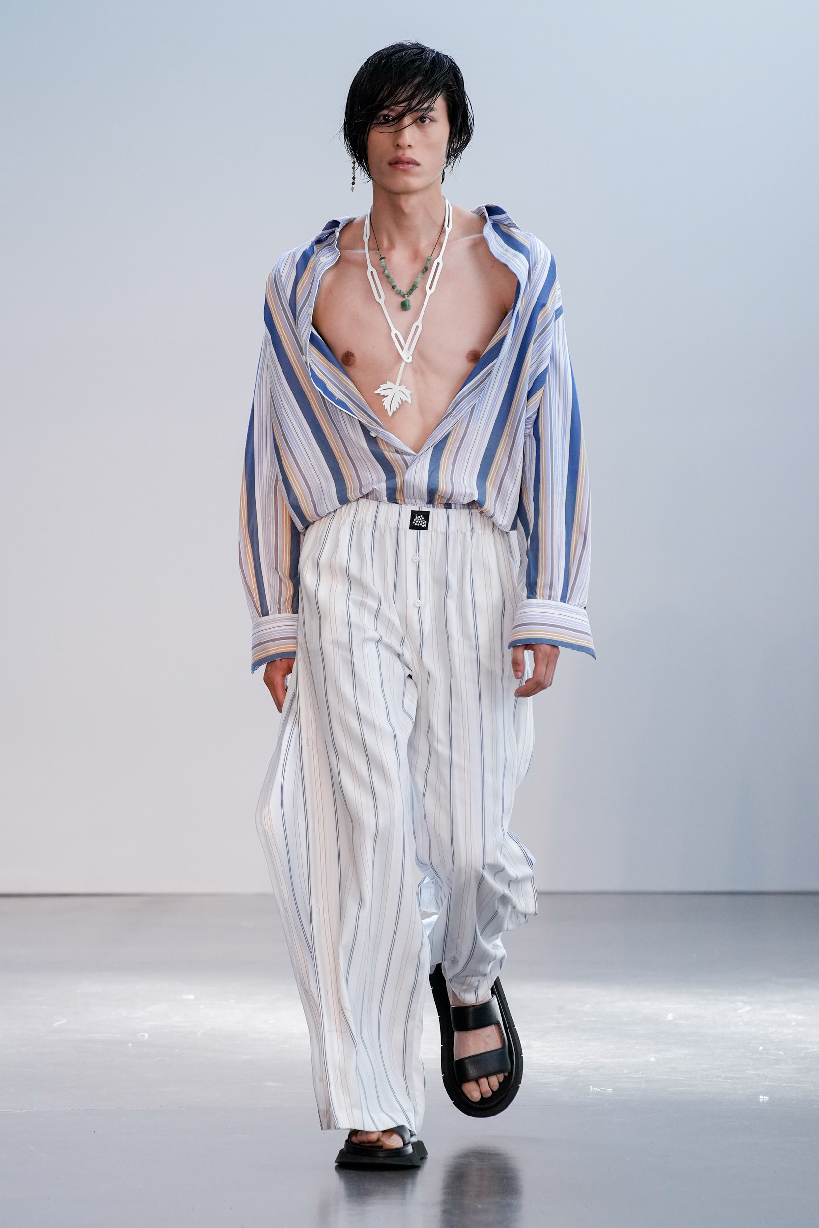 Federico Cina Spring 2023 Men's Fashion Show 