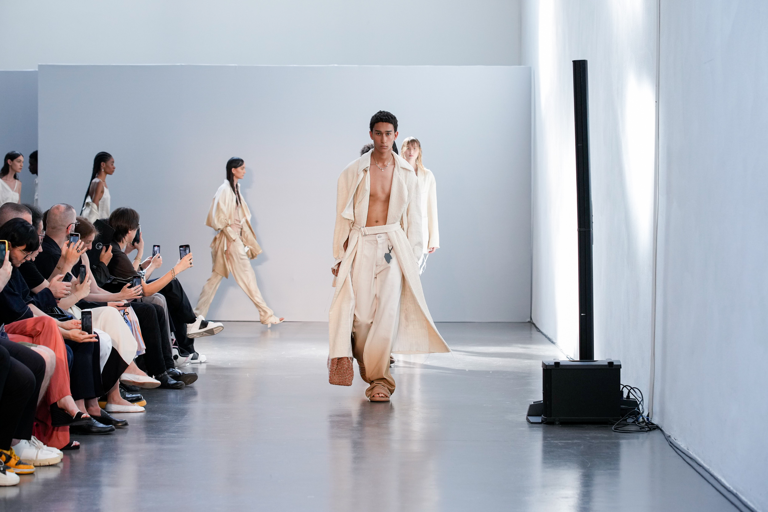 Federico Cina Spring 2023 Men's Fashion Show 