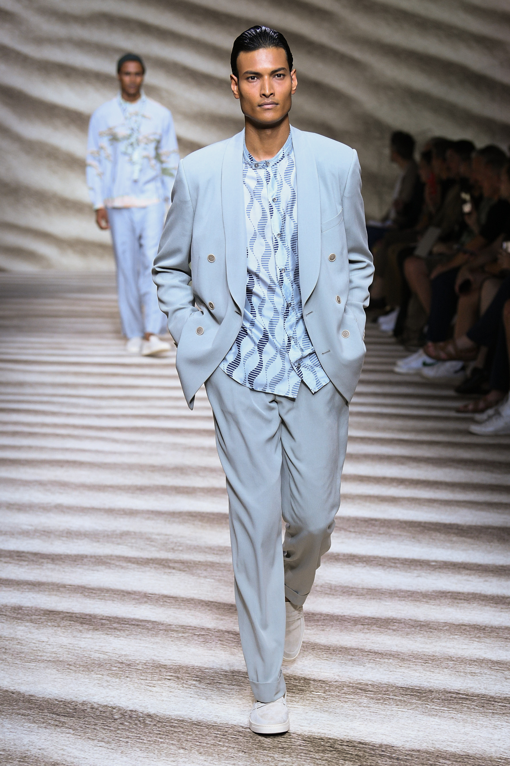 Giorgio Armani Spring 2023 Men's Fashion Show 