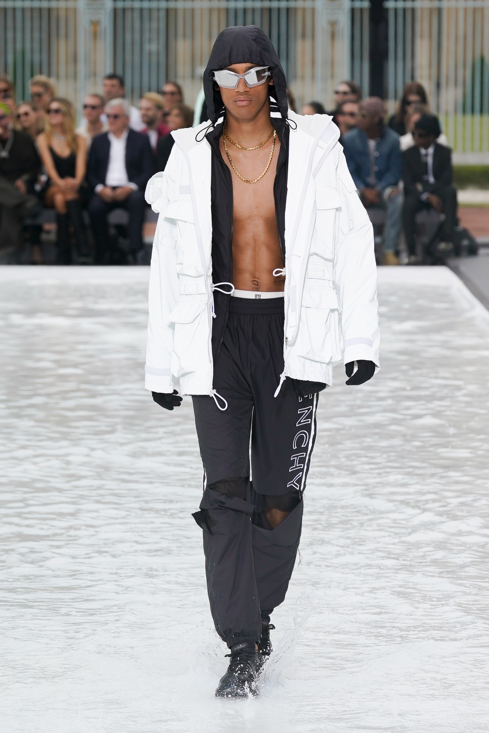 Givenchy Spring 2023 Men's Fashion Show 