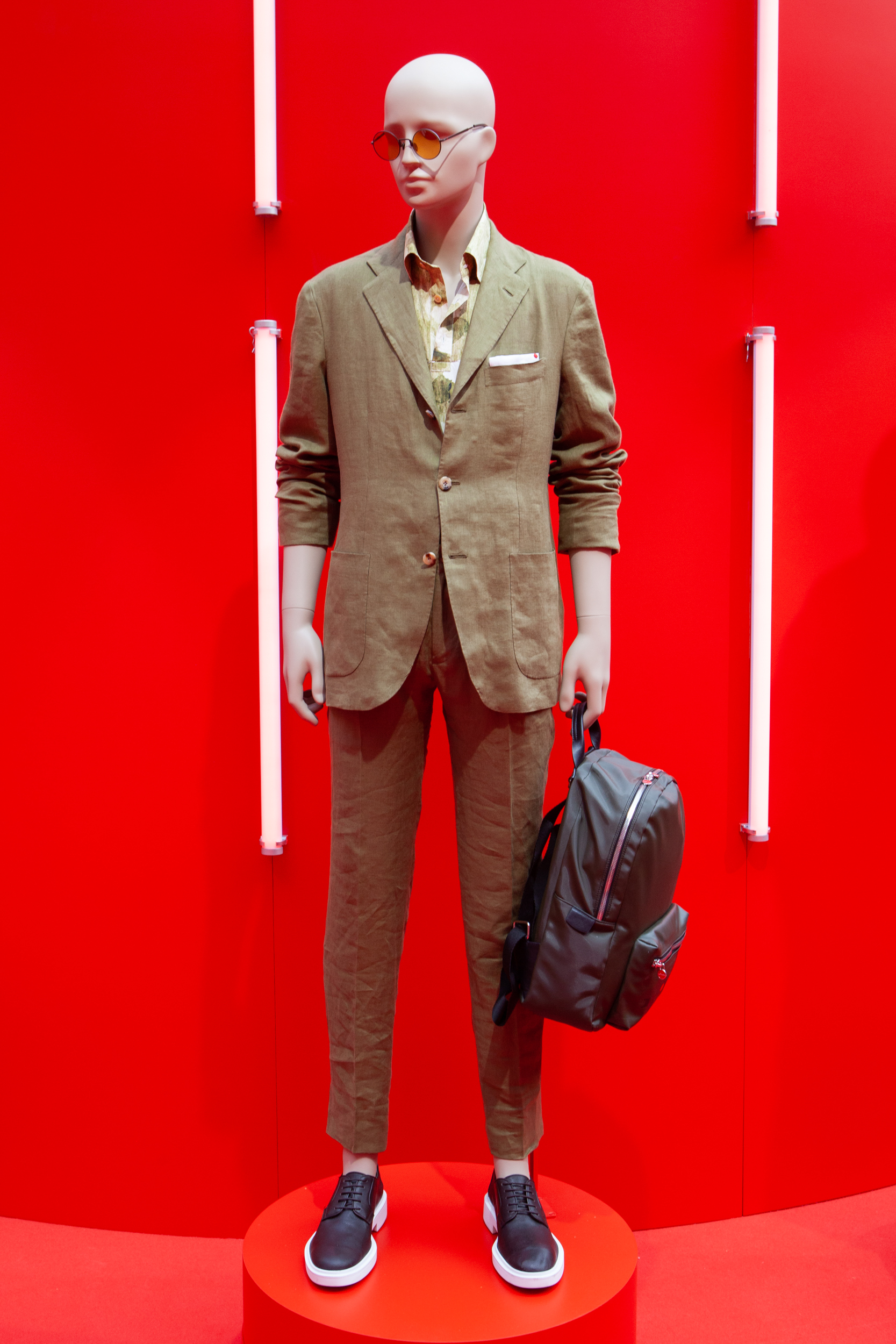 Kiton Spring 2023 Men's Fashion Show 