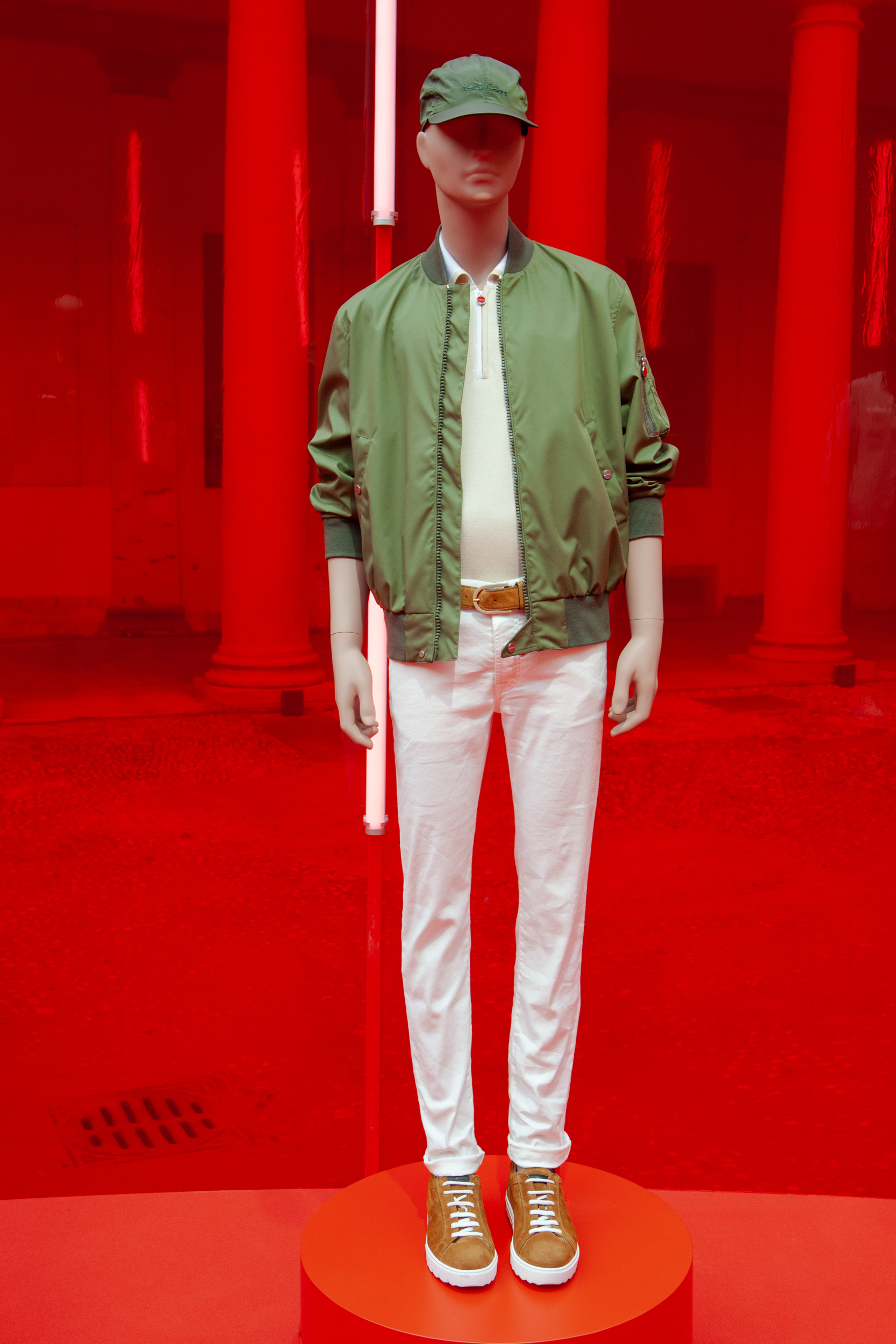 Kiton Spring 2023 Men's Fashion Show 