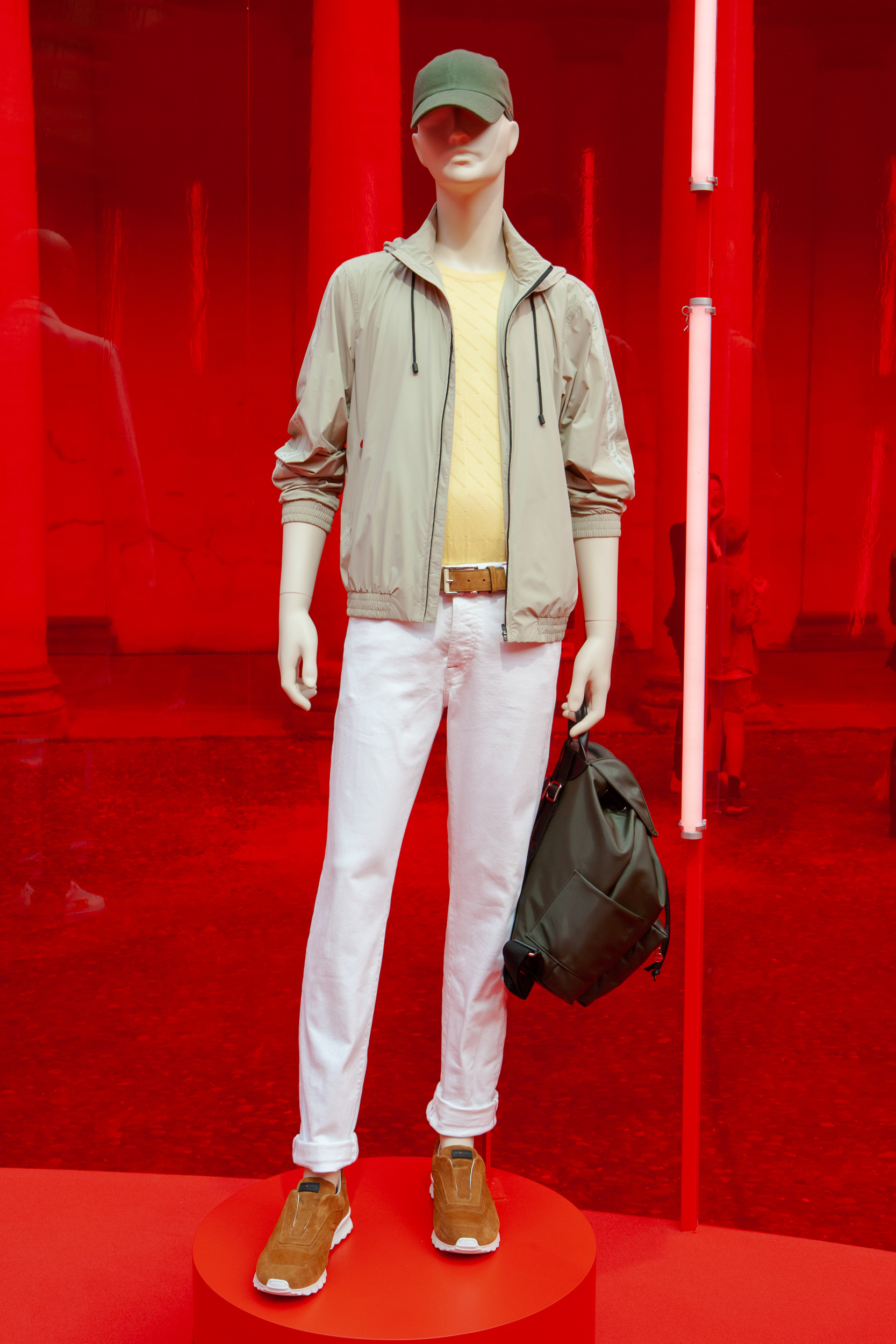 Kiton Spring 2023 Men's Fashion Show 