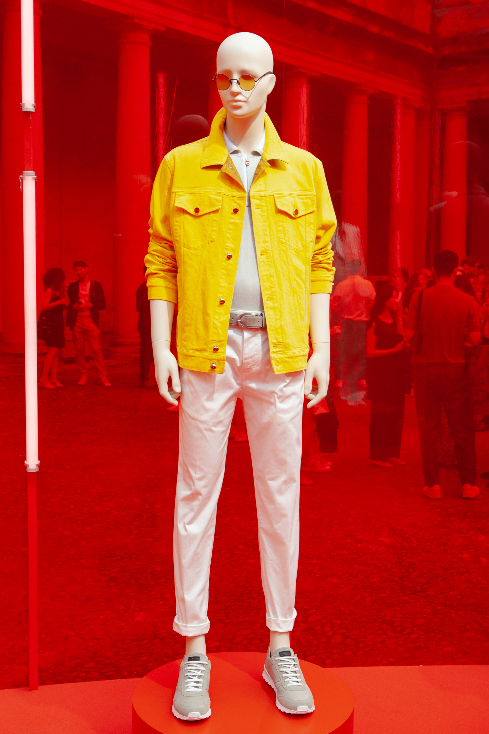 Kiton Spring 2023 Men's Fashion Show 