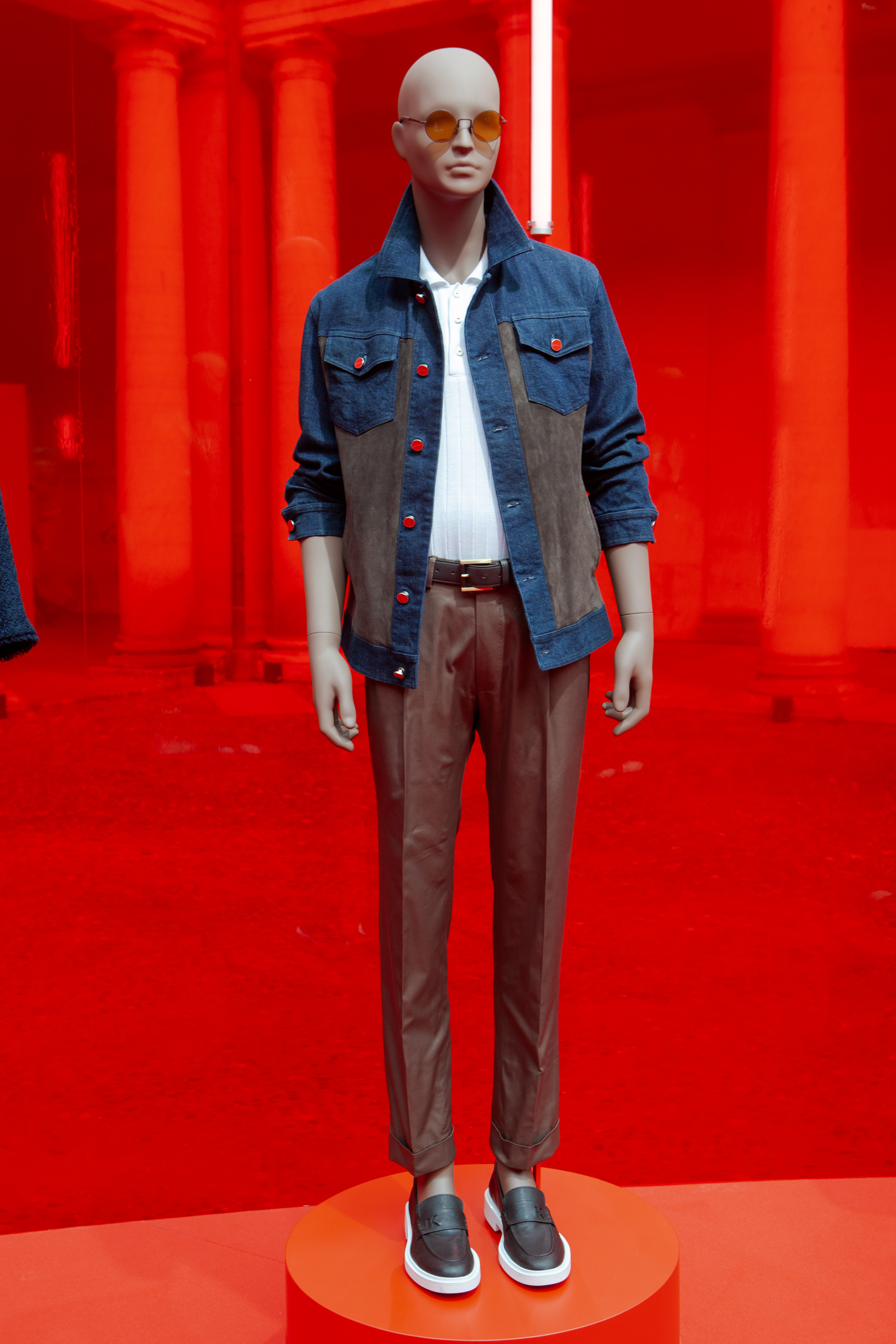 Kiton Spring 2023 Men's Fashion Show 