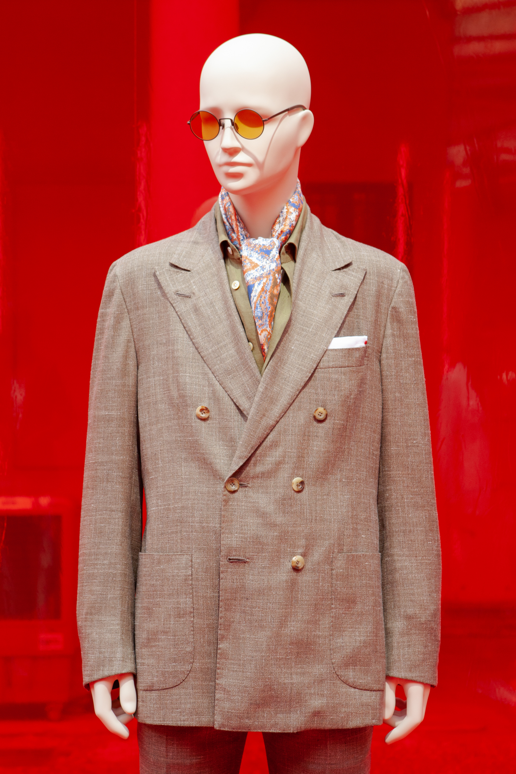 Kiton Spring 2023 Men's Fashion Show 