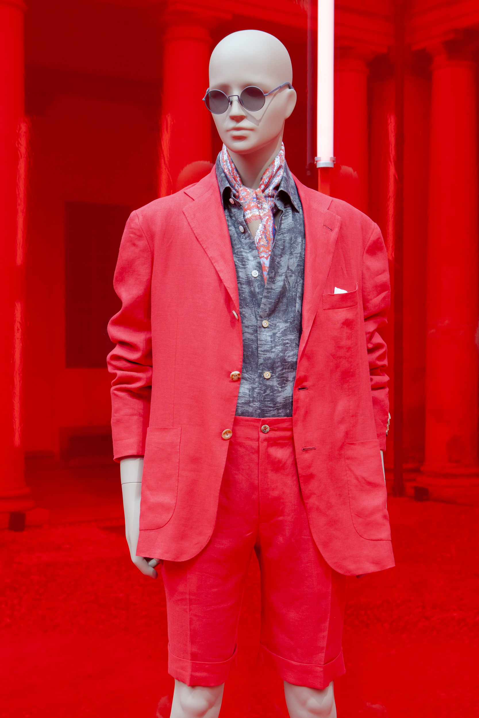 Kiton Spring 2023 Men's Fashion Show 