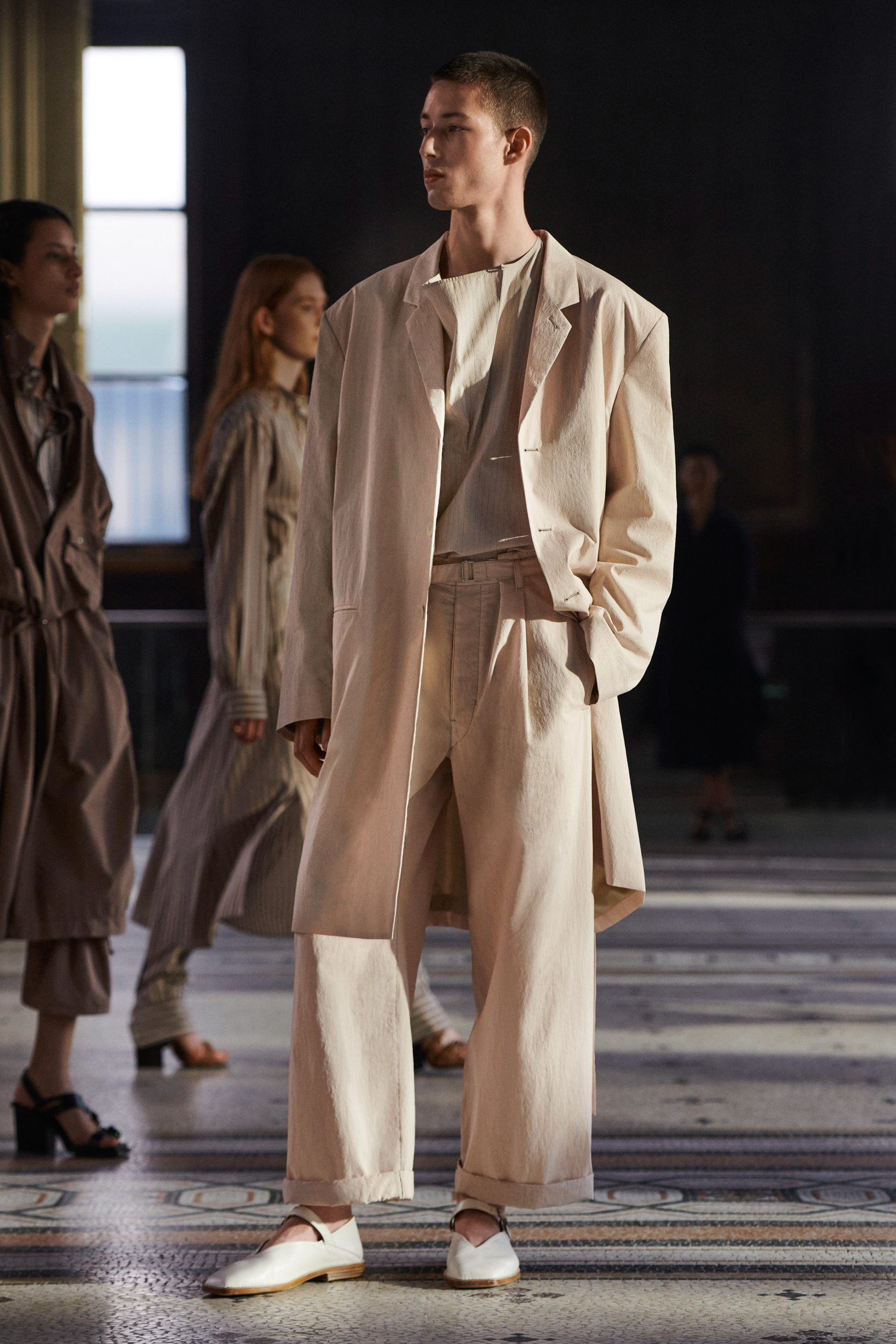 Lemaire Spring 2023 Men's Fashion Show 