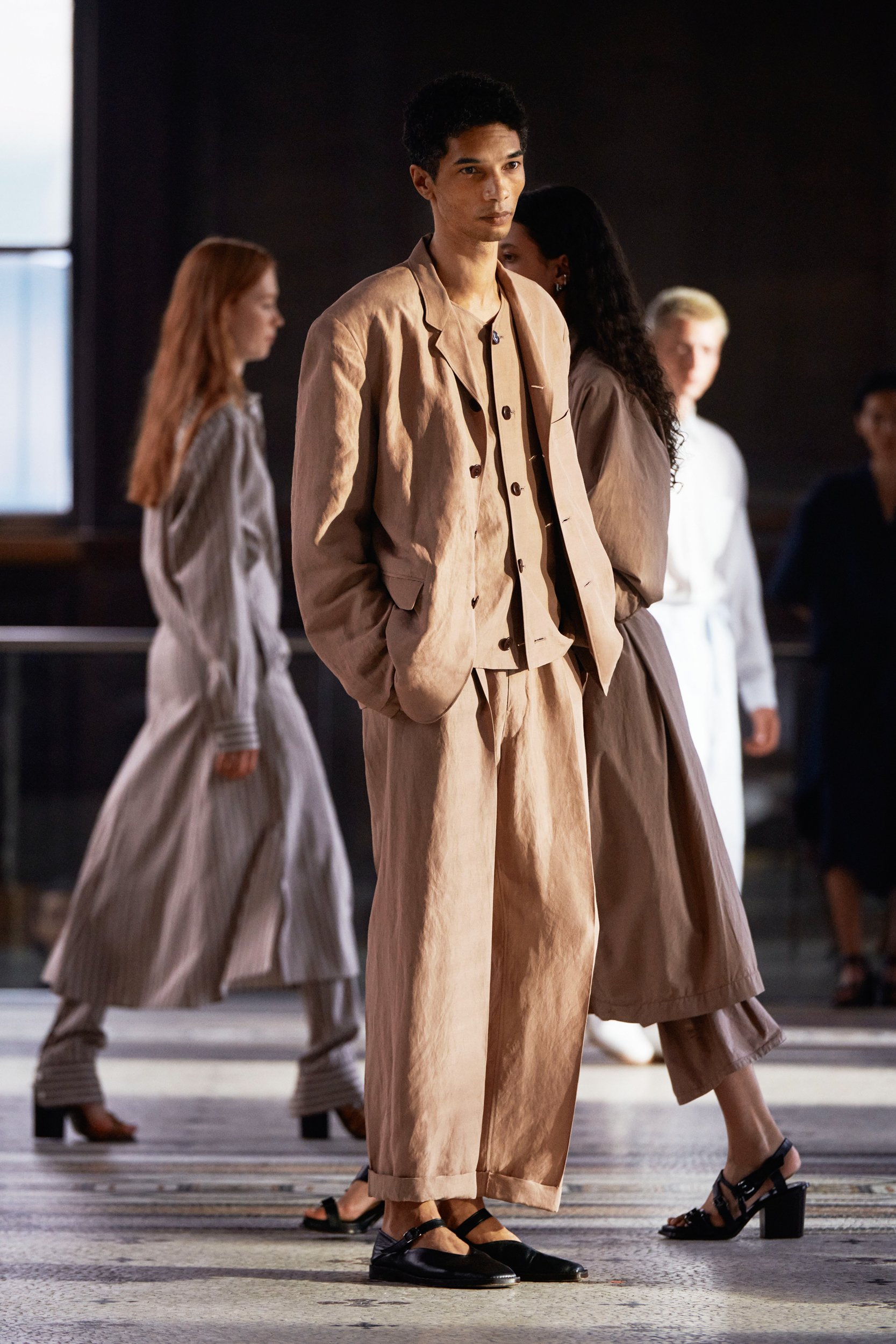 Lemaire Spring 2023 Men's Fashion Show 