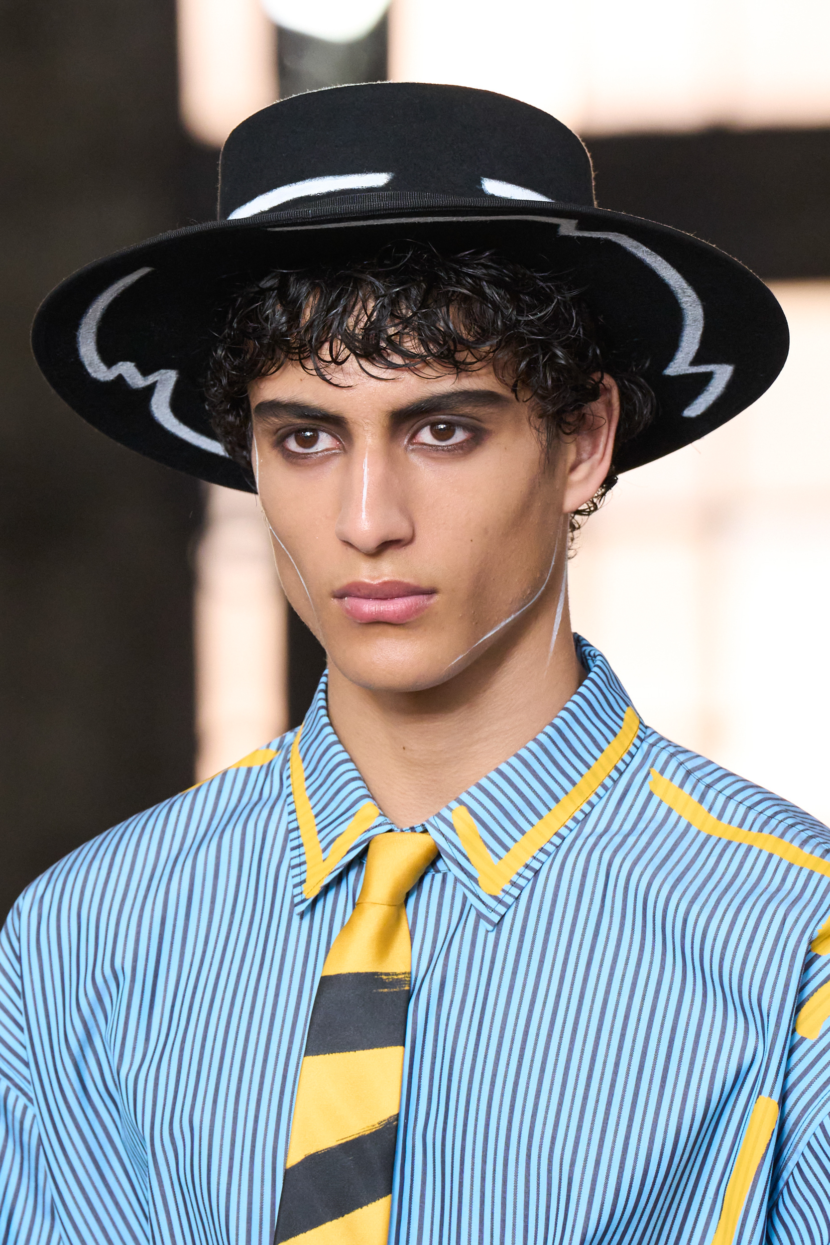 Moschino Spring 2023 Men's Fashion Show Details Fashion Show